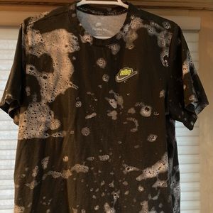 Men’s, large, cool “Bubble/ Wave pattern…